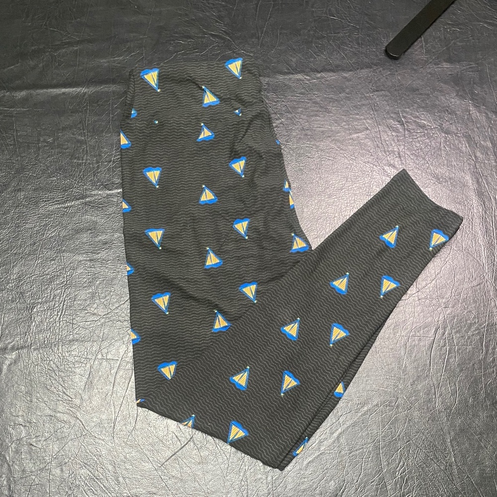 NWOT LulaRoe OS Leggings